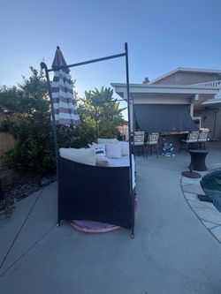 Free - Outdoor Day Bed