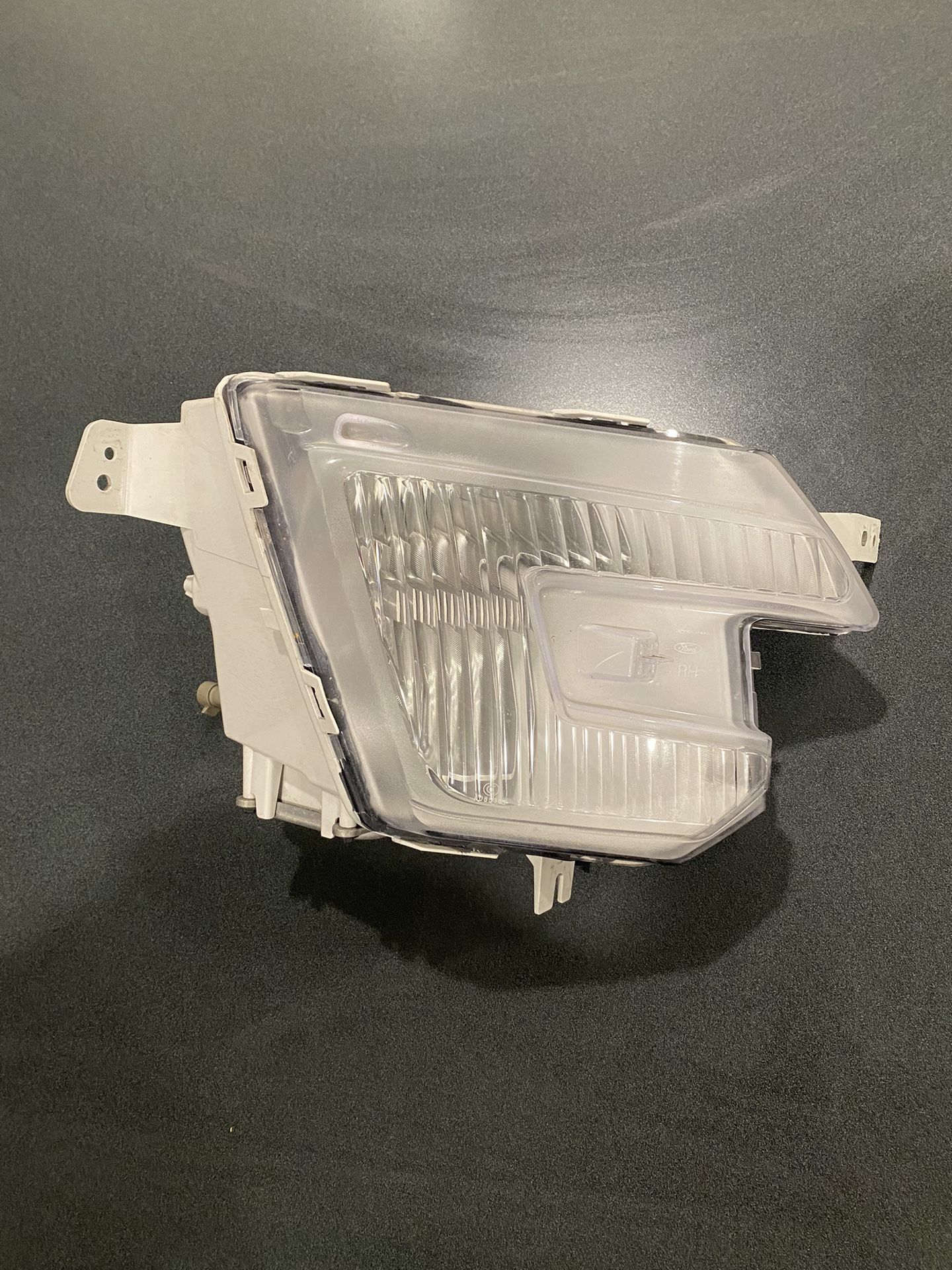 2016-20 Ford Explorer OEM Front Right Passenger Side Fog Light