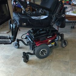 Quantum J6 power wheelchair with tilt seat