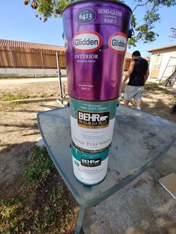 Angel paints White there's yellow