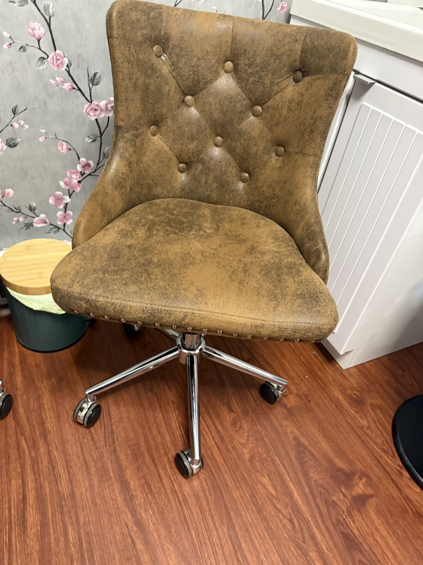 Chair With Wheels