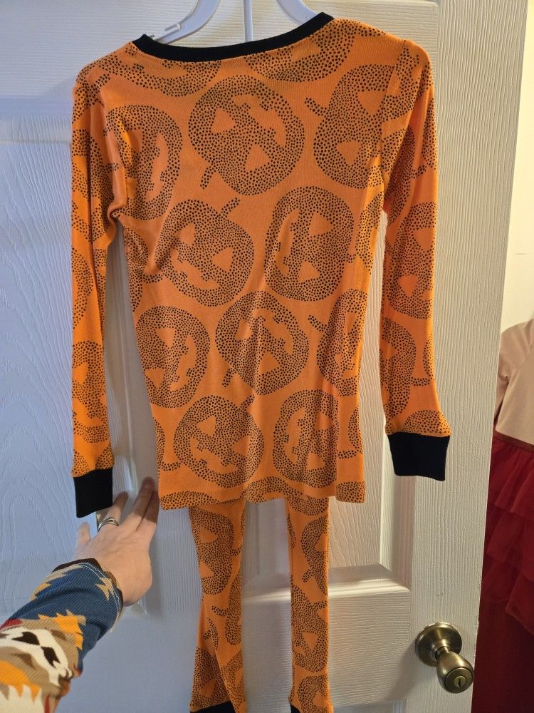 Kids Carters Pajama Set Size 7