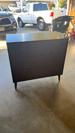 3 drawer deep dresser