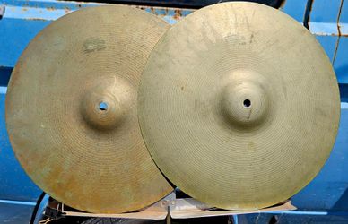 Vintage Classic Ludwig Standard Paiste cymbals