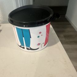 Tupperware 