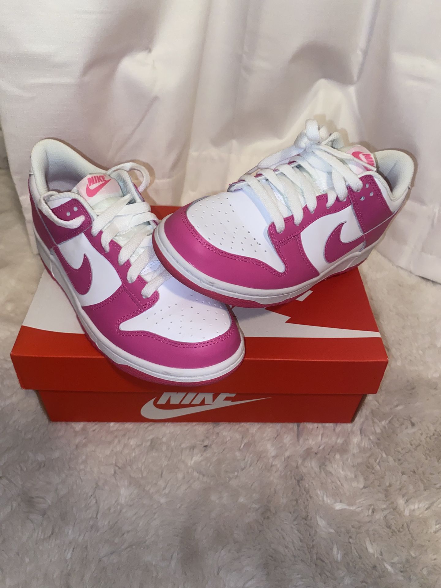 NIKE DUNK LOW
