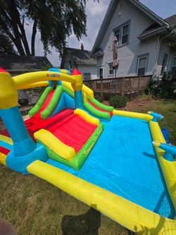 Inflatable waterpark