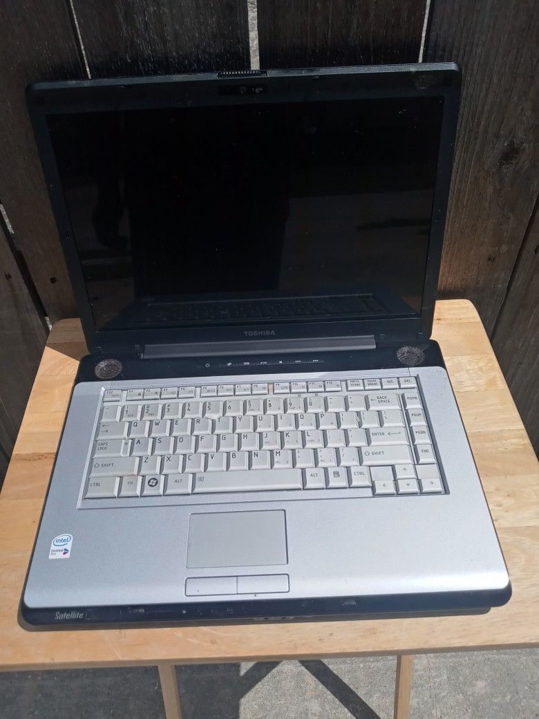 Toshiba Satellite A205-S5843 15.4" Intel Pentium 1.73GHz 2GB RAM 160GB HDD Win 10 Pro Excellent Battery with charger.
