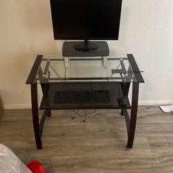Computer Desk With Monitor/mouse/keyboard/adapter