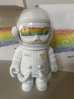 Pop Mart Mega Space Molly 400% Rainbow