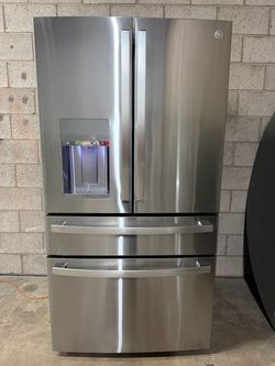 BEAUTIFUL GE PROFILE REFRIGERATOR LIKE NEW CONDITIOS