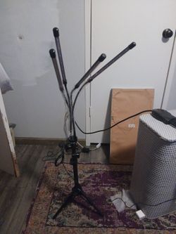 2 LED GROW LIGHTS ONE STAND AND ONE HANGING LIGHT