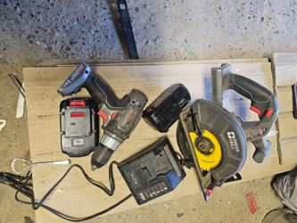 Porter cable saw and drill 2 battery and charger