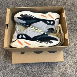 Adidas Yeezy 700 Waverunner: Men Size 8 