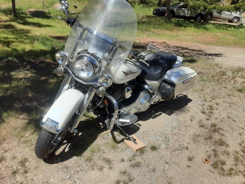 2005 Harley Road King