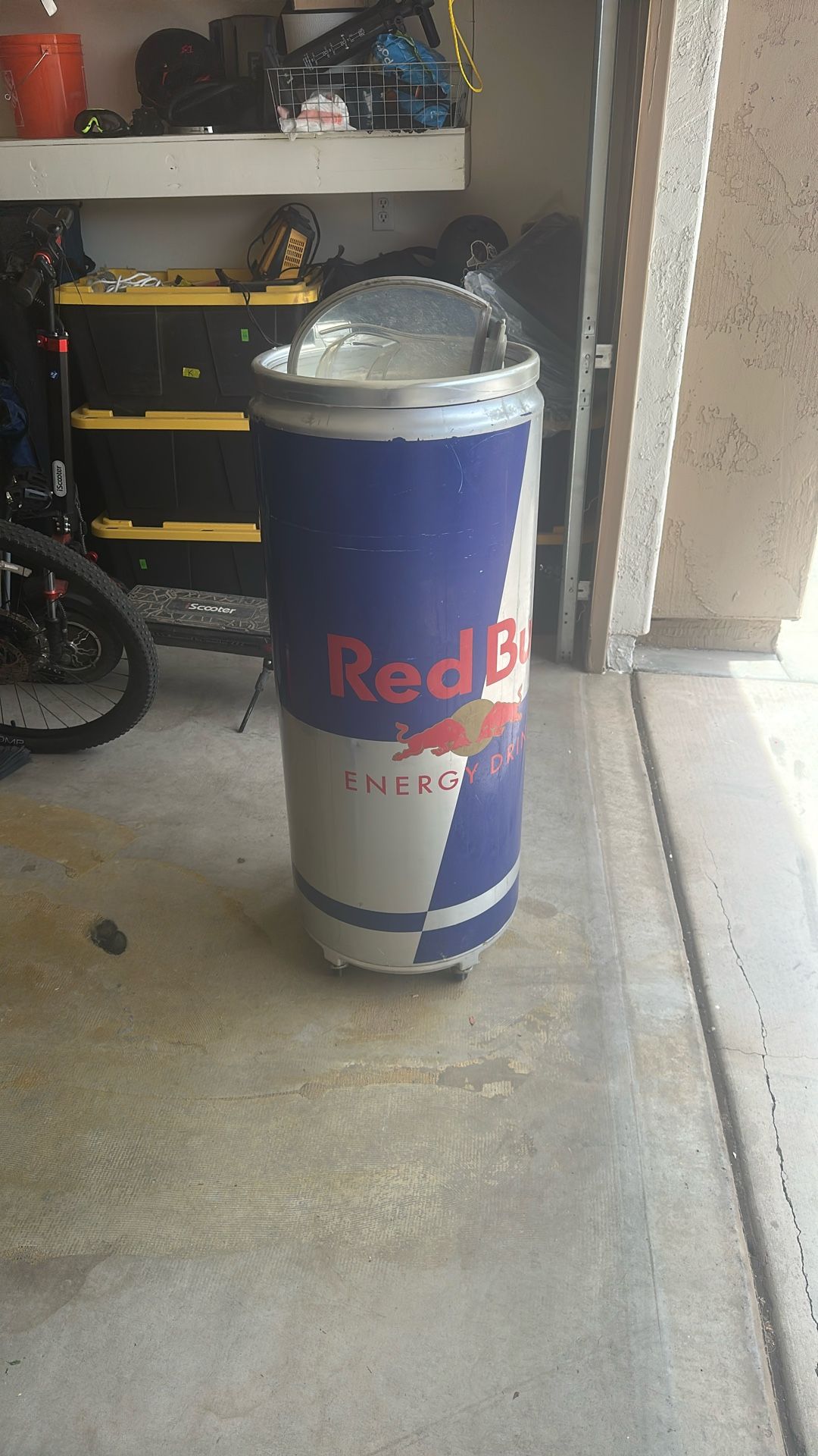 Redbull Standing, Plug in cooler