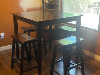 Counter Height Dining Table Set with 4 Stools – Space Saving