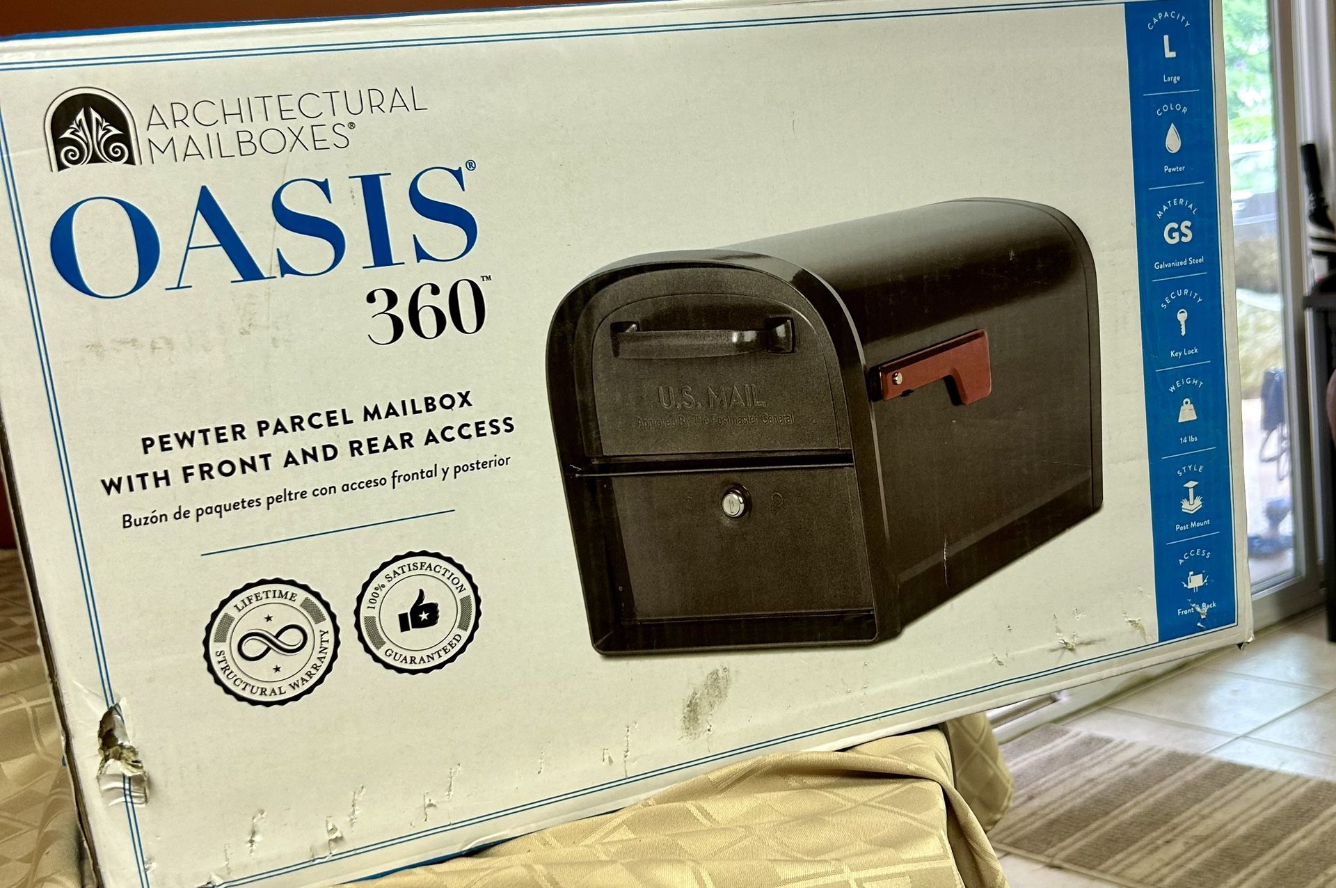 Post mounted mailbox with parcel locking system