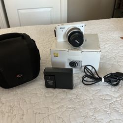 Nikon J1- Digital Camera W/ 10-30mm Len