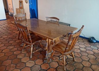 Wood tablw with 4 chairs and bench