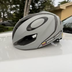 Oakley Aro 5