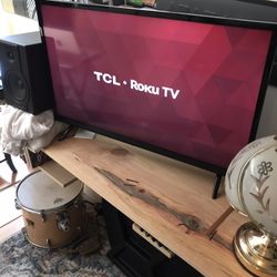 TCL Roku 1080p S3 32” TV