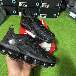 Air Nike Vapormax Plus Black Sizes 7 - 11