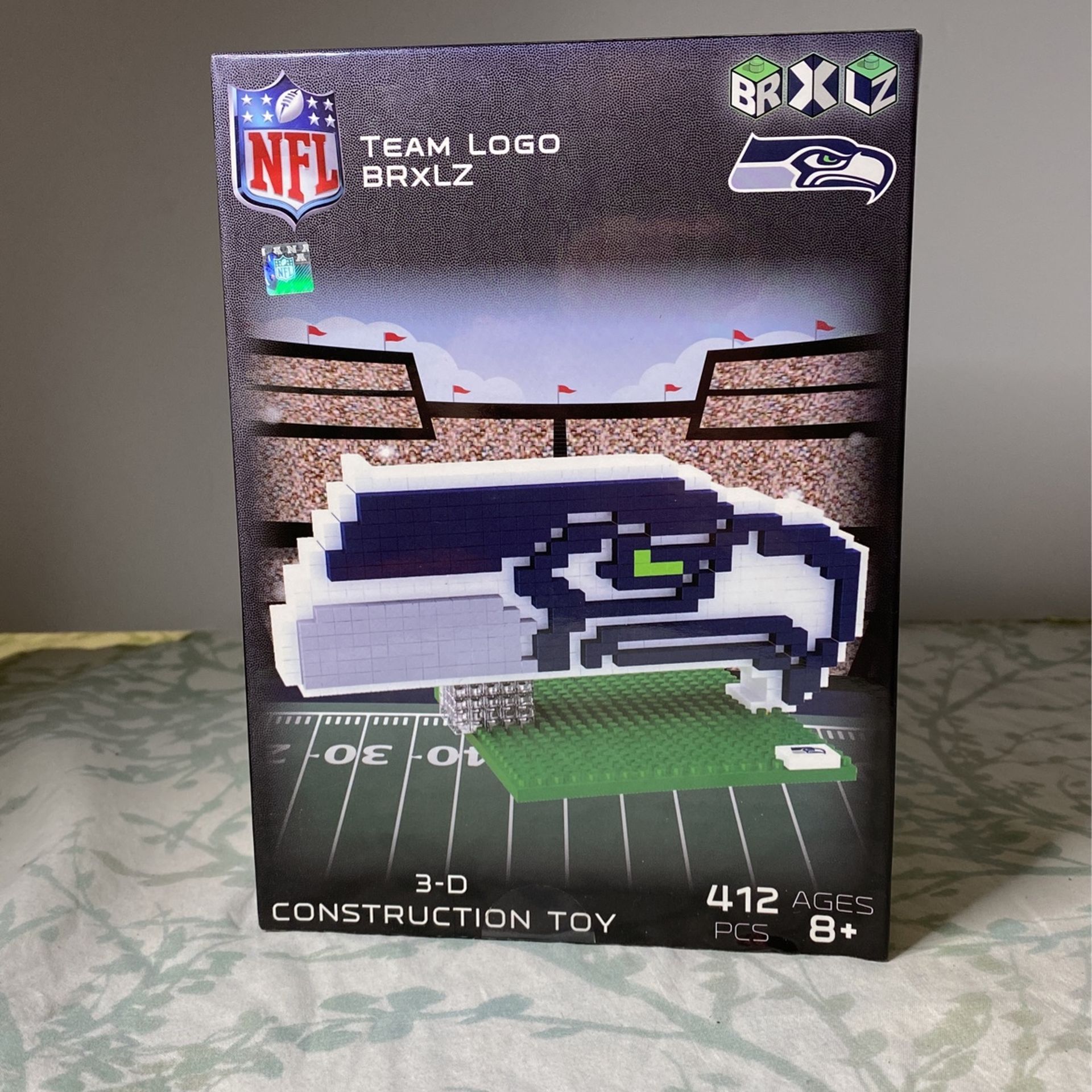 *****SALE PENDING for J******Foco BRXLZ SEATTLE SEAHAWKS Logo (Lego Like)