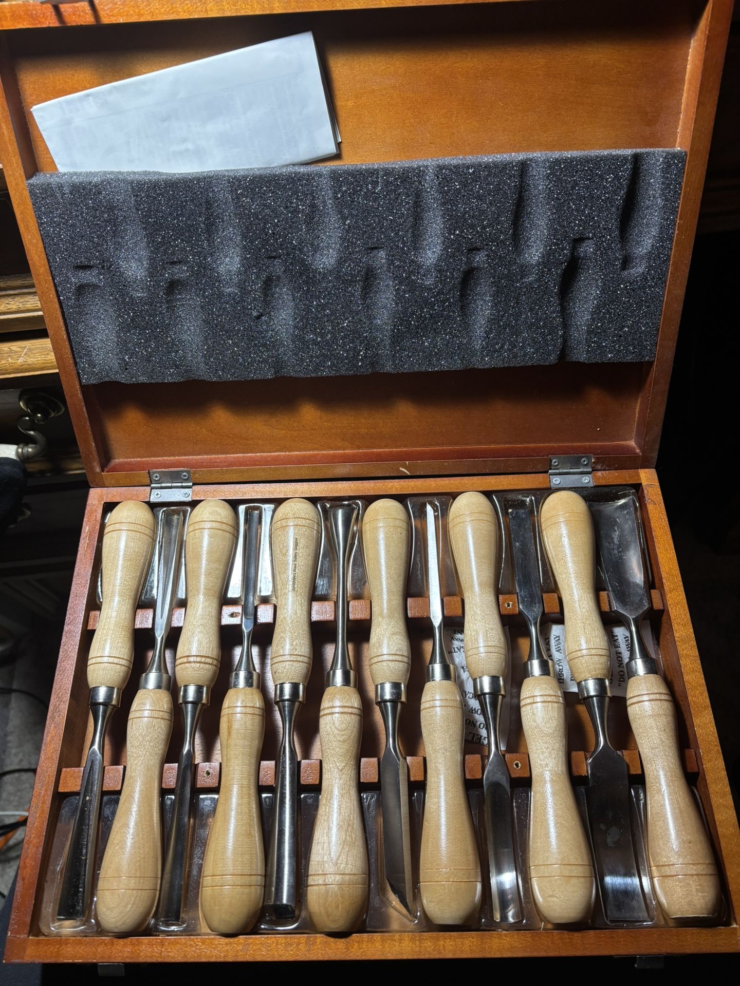 Master grip 12 Piece Wood Chisel