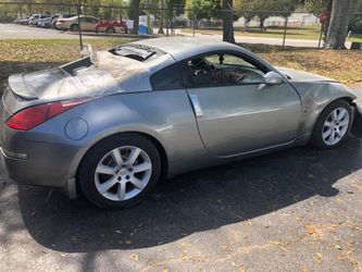 Nissan 350Z parts out!!