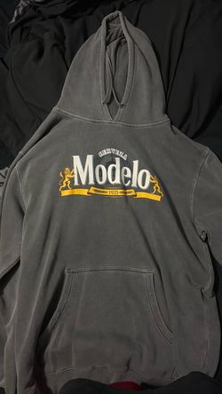Modelo Hoodie L