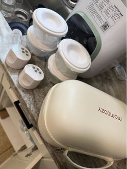 Momcozy s12 pro breast pumps