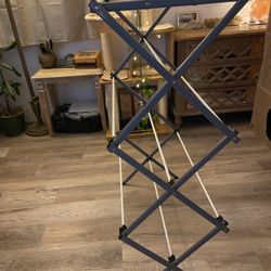 Foldable/Collapsable Clothing Drying Rack 