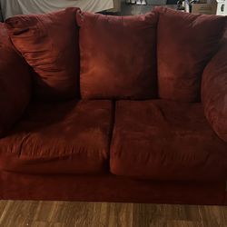 Ashley’s Darcy Loveseat