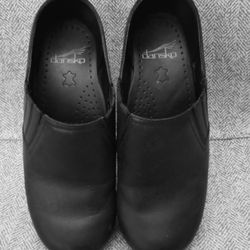 Dansko Clogs. Size 36. Classy And New Looking