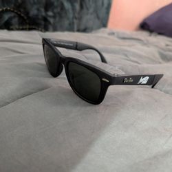 RAY-BAN 