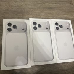 iPhone 17 pro max 256 gb AT&T cricket sealed 