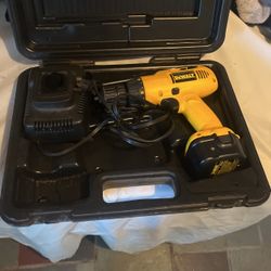 dewalt  cordless 12 V drill with case
