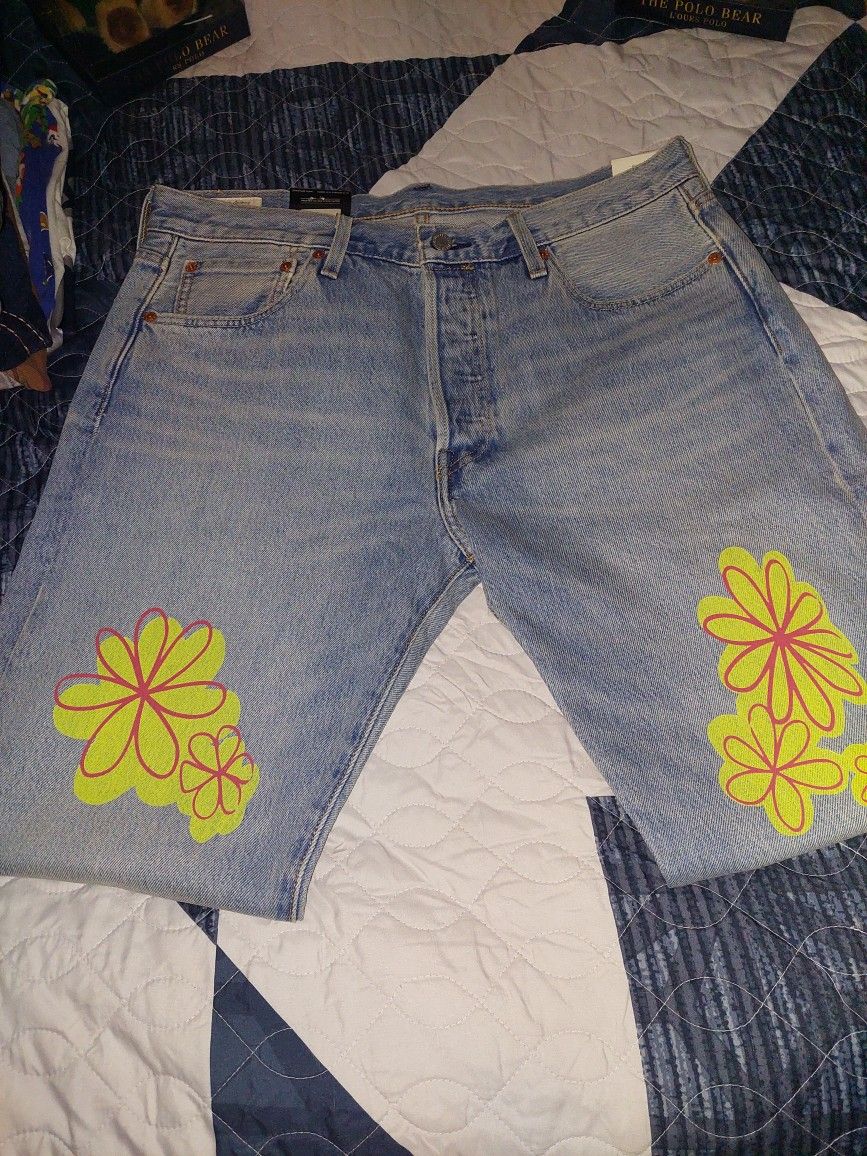 Graphic Levi's Jeans