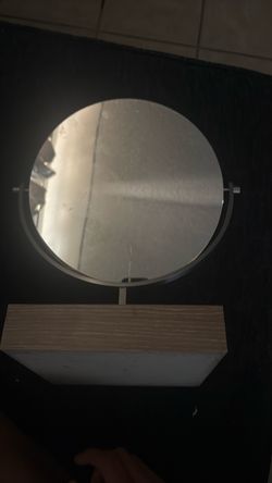 round mirror