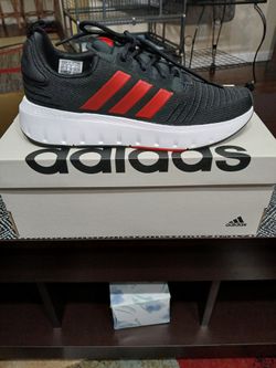New Adidas Men's Running Shoes Size 5 1/2