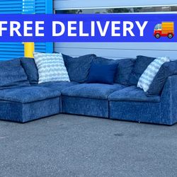 Large Cloud Couch 🛋️ FREE DELIVERY 🚚 