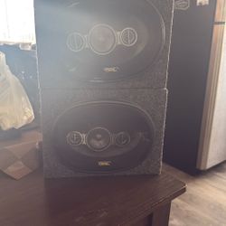 Car speakers 