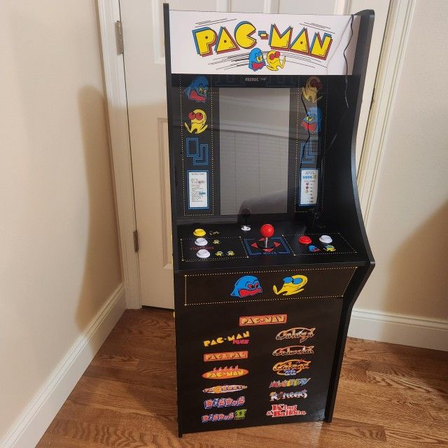 PACMAN Arcade Game
