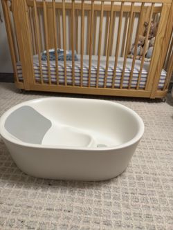 Lake bathtub