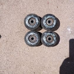 Skateboard wheels