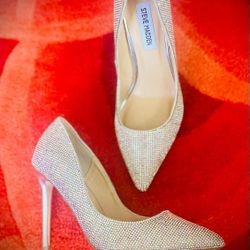 NWT, Steve Madden Clear Rhinestons, Glamorous Silhouette Heels (4.25") Shoes. Size: 7.5.