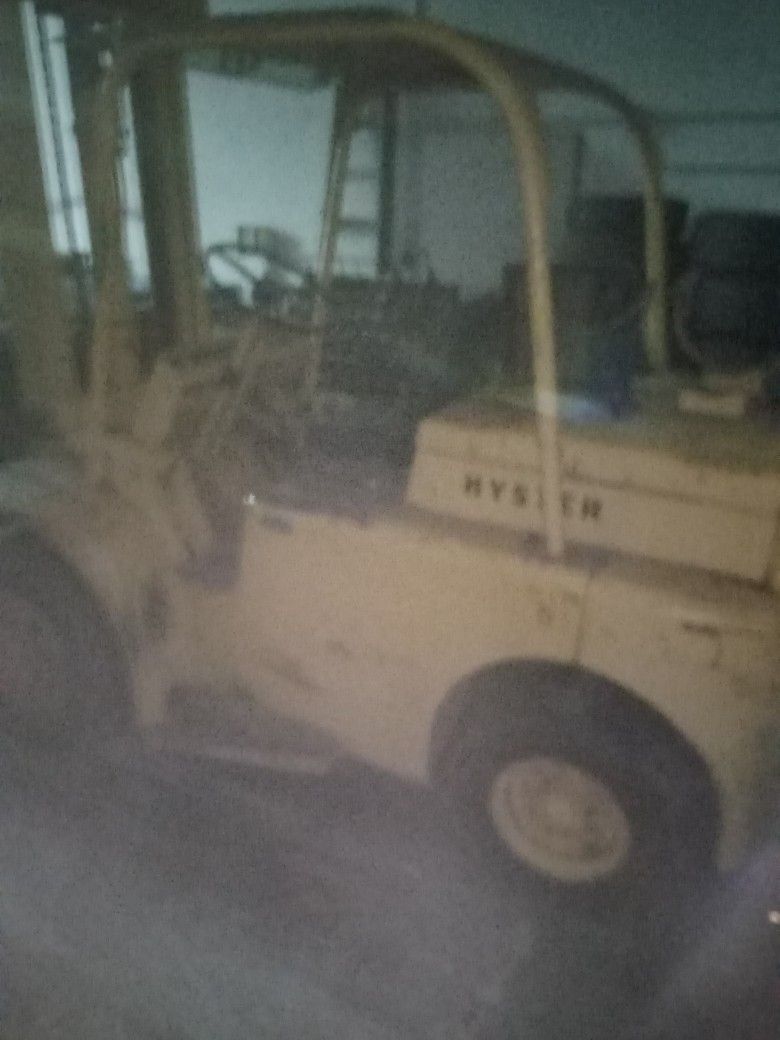 Hyster H 70 Fork Lift