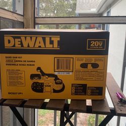 DEWALT 20-Volt 5-in Portable Band Saw Kit 