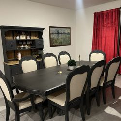 Dining Table/chairs